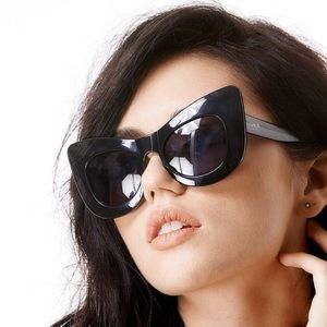 UNIF “The Sosh” Black Sunglasses